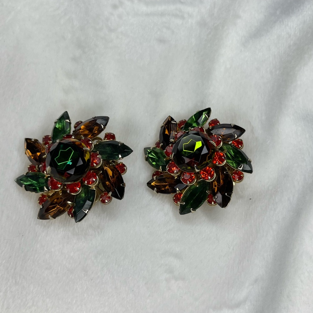 Vintage Floral Crystal Brooch - Picture 4 of 9